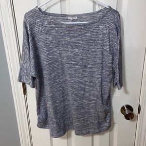 Black and white shirt sleeve sweater (L)